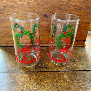 2 Vintage Glass Christmas Drinking Glass Green Red Wreath